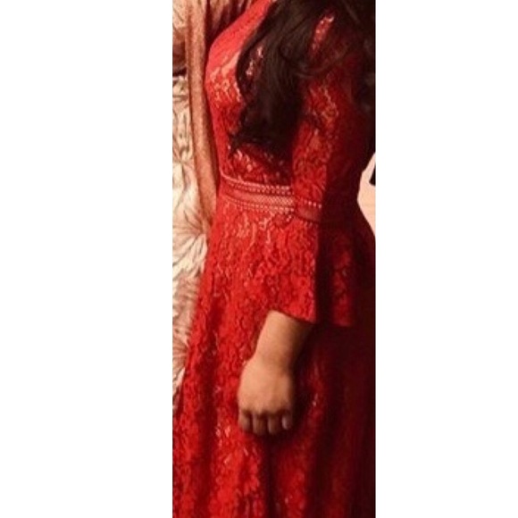 Burgundy long modest gown prom - Picture 4 of 4